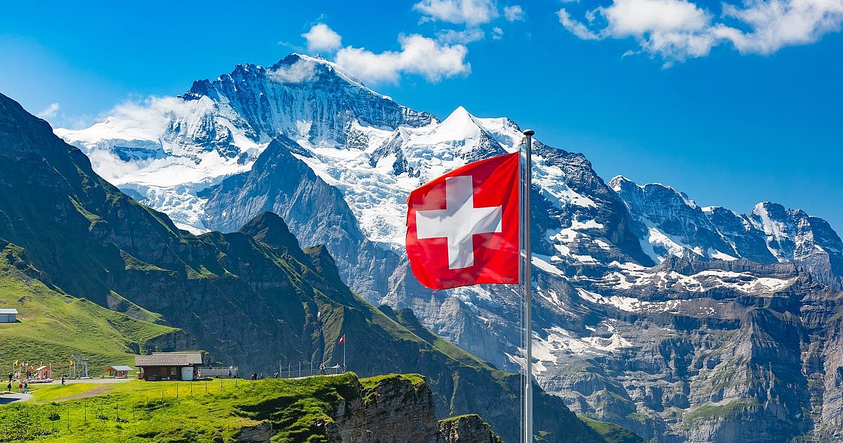 Sự trung lập ở Thụy Sĩ: Thụy Sĩ được biết đến như một trong những quốc gia trung lập nhất thế giới. Năm 2024, sự trung lập của Thụy Sĩ vẫn đóng vai trò quan trọng trong việc giải quyết các mâu thuẫn trên thế giới. Thụy Sĩ là một mô hình cho sự hòa giải, tôn trọng lẫn nhau và sự đoàn kết. Hãy đến với Thụy Sĩ để cảm nhận sự trung lập này và hòa mình vào một môi trường đoàn kết và thân thiện.
